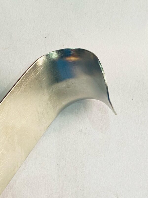 C-SHAPED RETRACTOR