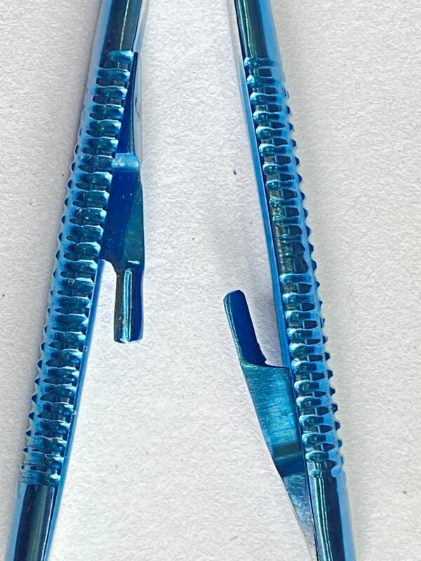 TITANIUM NEEDLE HOLDER