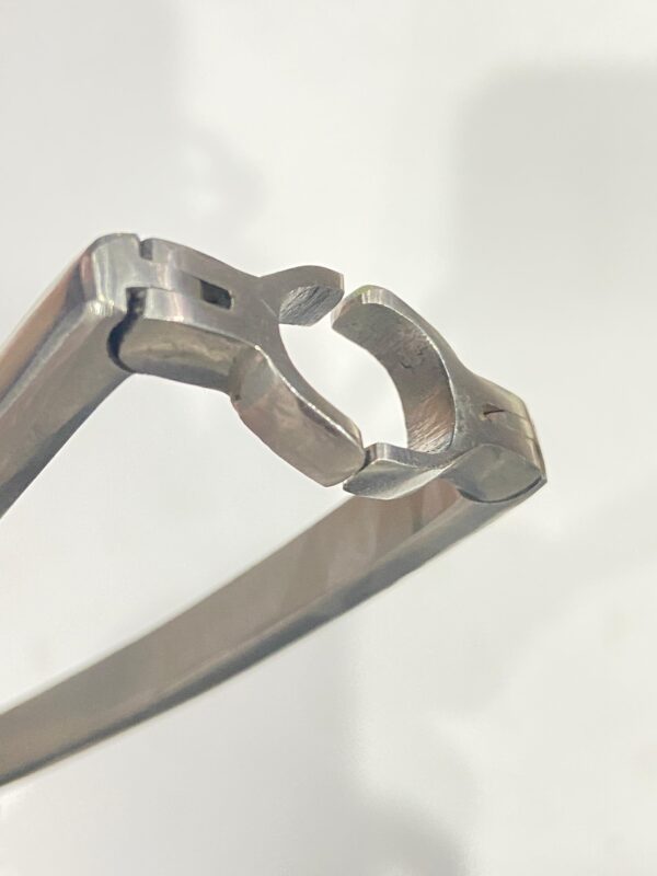 WhatsApp Image 2025-07-10 at 1.02.32 PM utrine bombay clamp