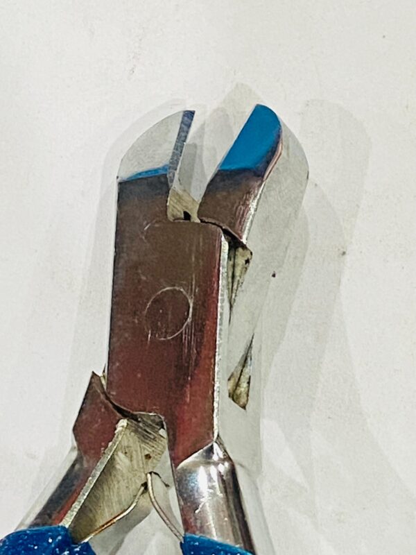 DENTAL WIRE CUTTER